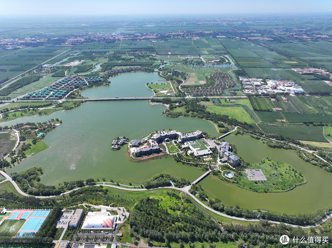 湖心岛,水中央:升级大方的度假酒店 - 文安鲁能希尔顿 豪华套房入住体验